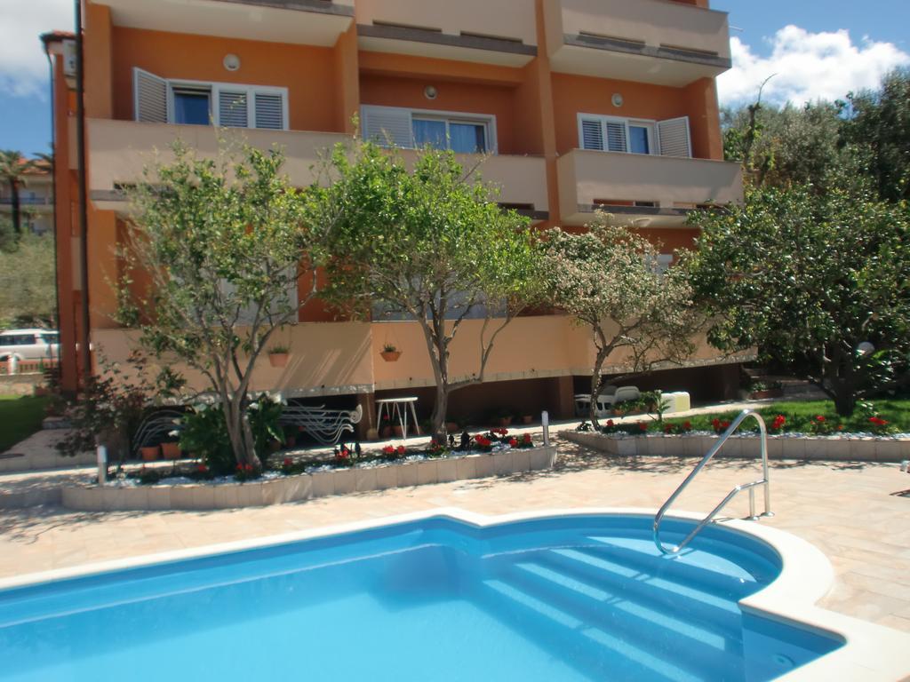 Apartments Bene Banjol Rum bild