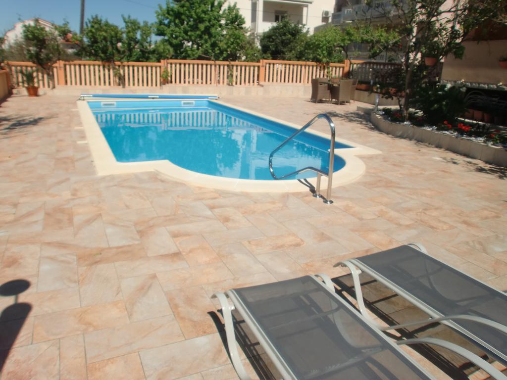 Apartments Bene Banjol Rum bild
